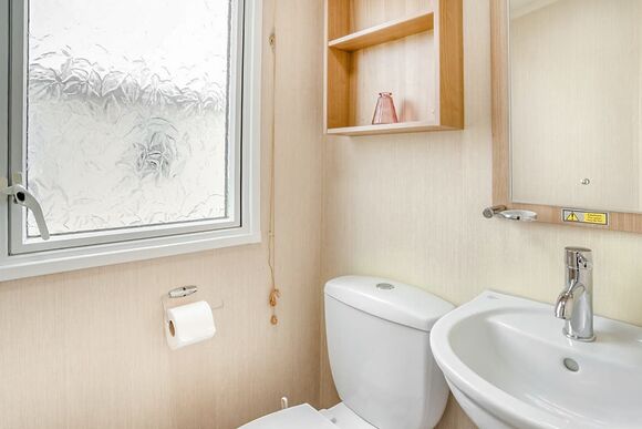 Gold Premium Caravan with parking, ensuite & decking - Trecco Bay, Porthcawl