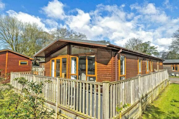 Deluxe 4 Lodge with parking, ensuite & decking - Trecco Bay, Porthcawl