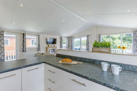 Prestige Lodge with parking, ensuite & decking - Trecco Bay, Porthcawl