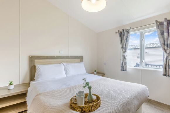 Prestige 2 Lodge with parking, ensuite & decking - Trecco Bay, Porthcawl