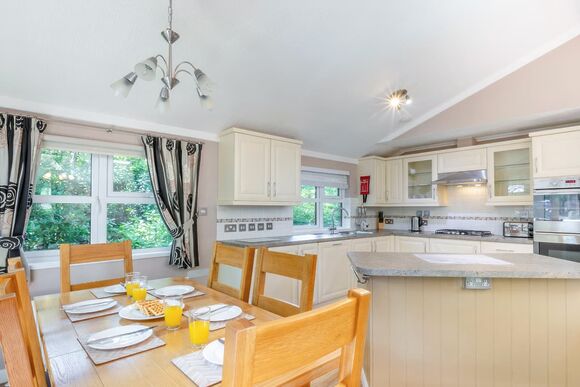 Superior Lodge with parking, ensuite & decking - Trecco Bay, Porthcawl