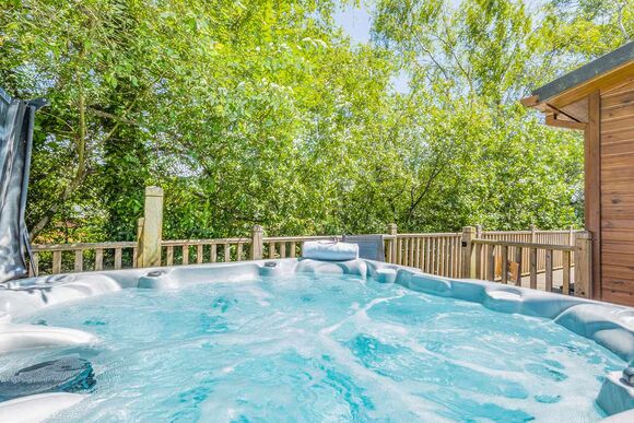 Superior Lodge with parking & decking - Trecco Bay, Porthcawl