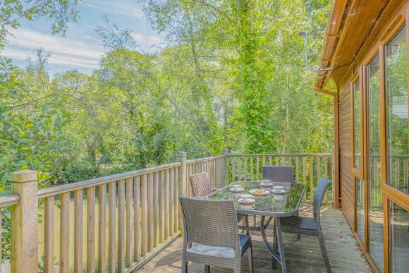 Superior Lodge with parking & decking - Trecco Bay, Porthcawl