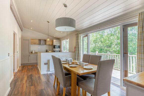 Superior Lodge with parking & decking - Trecco Bay, Porthcawl