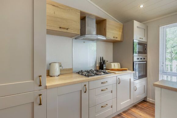 Superior Lodge with parking & decking - Trecco Bay, Porthcawl