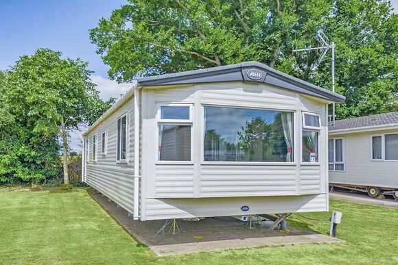 Gold 2 Caravan slps 4, parking, decking - Trecco Bay, Porthcawl