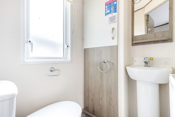 Gold 2 Caravan slps 4, parking, decking - Trecco Bay, Porthcawl