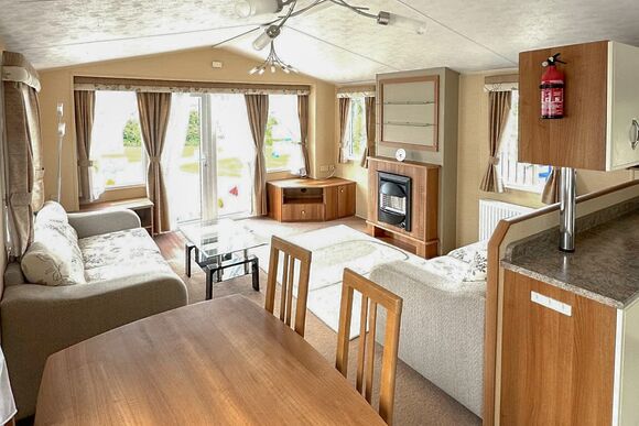 Acorn 3-bedroom Pet Friendly - Trefach Country Club and Holiday Park, Clynderwen