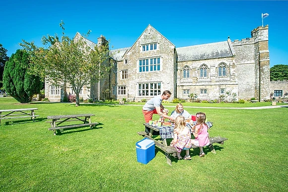 Trelawne Manor, Looe