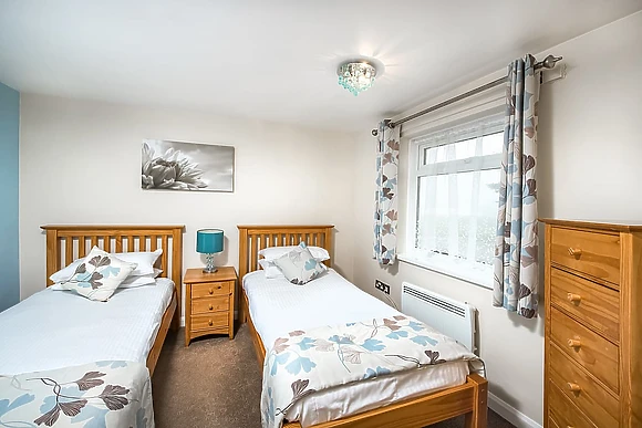 TR 2 Bed Silver Apartment (Pet) - Trelawne Manor, Looe