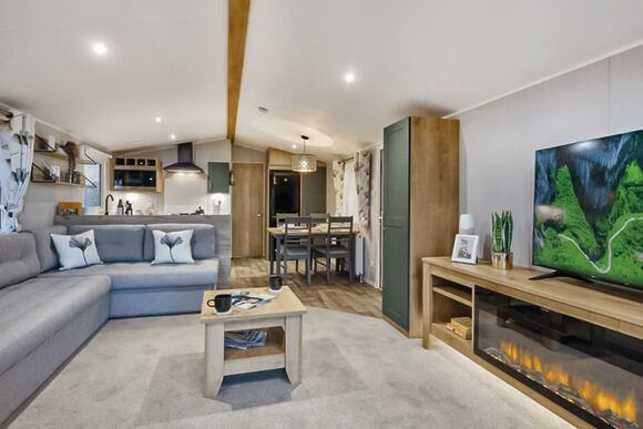 2 Bedroom Platinum Plus Caravan - Trelawne Manor, Looe