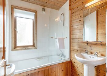 Willow Lodge 2 - Meadow Lakes Holiday Park, Nr St Austell