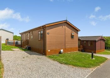 Jasmine Lodge 3 - Meadow Lakes Holiday Park, Nr St Austell