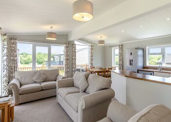 Jasmine Lodge 3 - Meadow Lakes Holiday Park, Nr St Austell