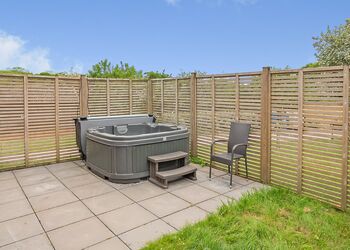 Primrose Lodge 2 - Meadow Lakes Holiday Park, Nr St Austell