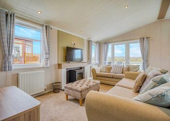 Jasmine Lodge 39 - Meadow Lakes Holiday Park, Nr St Austell