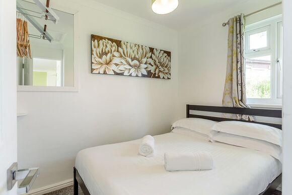 Garden Cottage 2 - Meadow Lakes Holiday Park, Nr St Austell