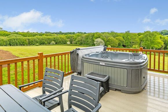 Willow Lodge 2 - Meadow Lakes Holiday Park, Nr St Austell