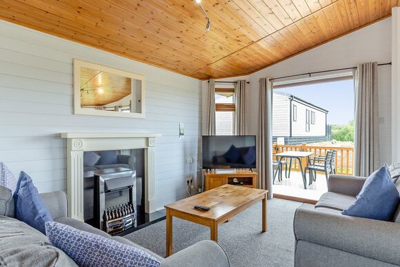 Willow Lodge 2 - Meadow Lakes Holiday Park, Nr St Austell