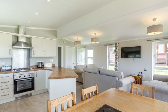 Jasmine Lodge 3 - Meadow Lakes Holiday Park, Nr St Austell