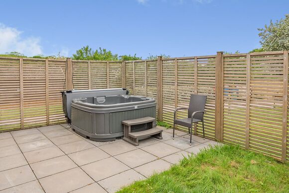 Primrose Lodge 2 - Meadow Lakes Holiday Park, Nr St Austell