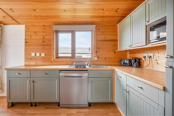 Willow Lodge 3 - Meadow Lakes Holiday Park, Nr St Austell