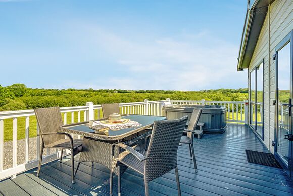 Jasmine Lodge 39 - Meadow Lakes Holiday Park, Nr St Austell