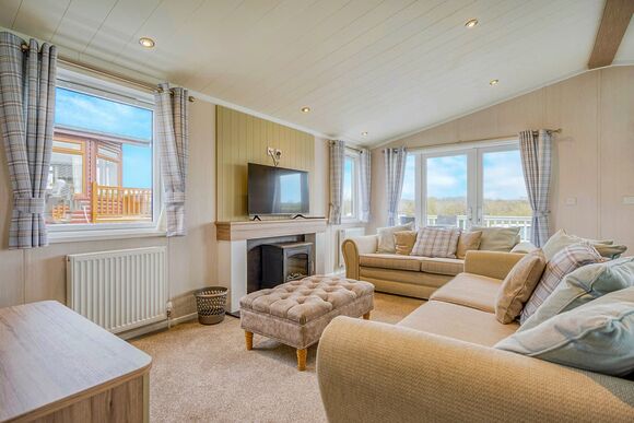 Jasmine Lodge 39 - Meadow Lakes Holiday Park, Nr St Austell