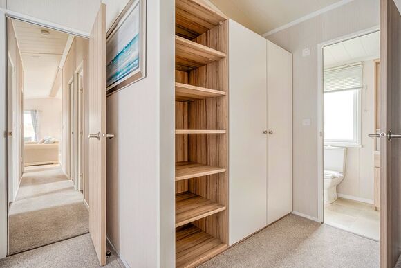 Jasmine Lodge 39 - Meadow Lakes Holiday Park, Nr St Austell