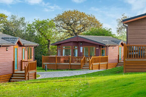 Willow Lodge Pet - Meadow Lakes Holiday Park, Nr St Austell