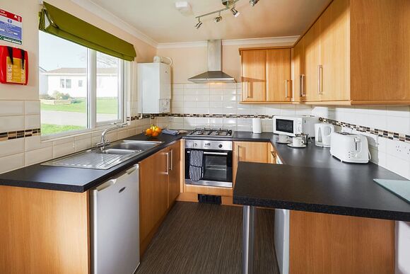 Garden Cottage 1 Pet - Meadow Lakes Holiday Park, Nr St Austell