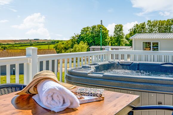 Kingfisher Pet - Meadow Lakes Holiday Park, Nr St Austell