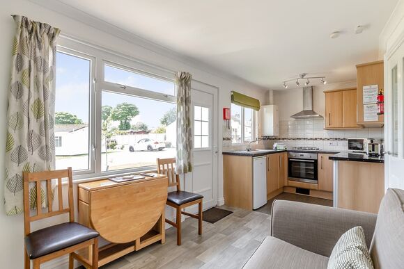 Garden Cottage 1 - Meadow Lakes Holiday Park, Nr St Austell