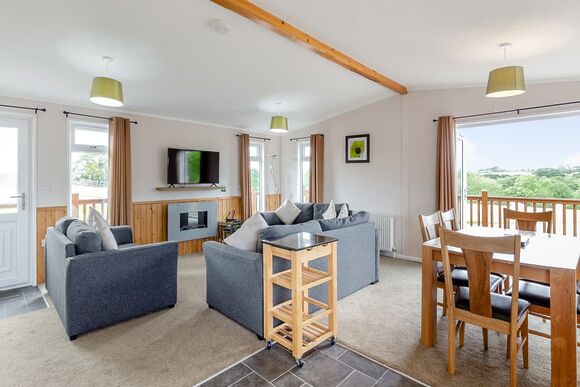 Primrose Lodge 3 - Meadow Lakes Holiday Park, Nr St Austell