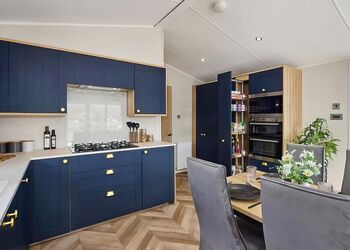 Superior 2 Bedroom with Hot Tub - Tregoad Holiday Park, Looe