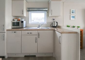 Superior 2 Bedroom with Hot Tub (Dog Friendly) - Tregoad Holiday Park, Looe