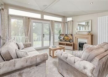 Signature 2 Bedroom with Hot Tub (Dog Friendly) - Tregoad Holiday Park, Looe