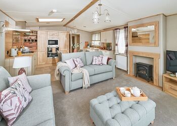 Signature 2 Bedroom with Hot Tub (Dog Friendly) - Tregoad Holiday Park, Looe