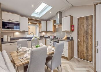 Signature 2 Bedroom with Hot Tub (Dog Friendly) - Tregoad Holiday Park, Looe