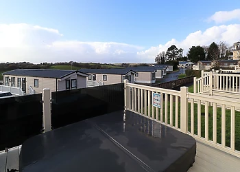 Signature 3 (Hot Tub) 