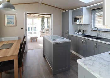 Signature 3 (Hot Tub) 