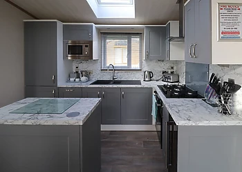 Signature 3 (Hot Tub) 