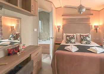 Signature 3 (Hot Tub) 