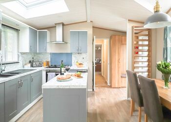 Signature 3 Bedroom With Hot Tub Dog Friendly  - Tregoad Holiday Park, Looe