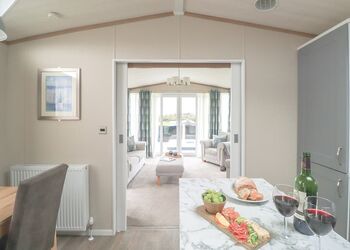 Signature 3 Bedroom With Hot Tub Dog Friendly  - Tregoad Holiday Park, Looe