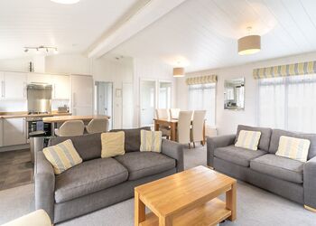Tregoad Lodge 2 Pet - Tregoad Holiday Park, Looe