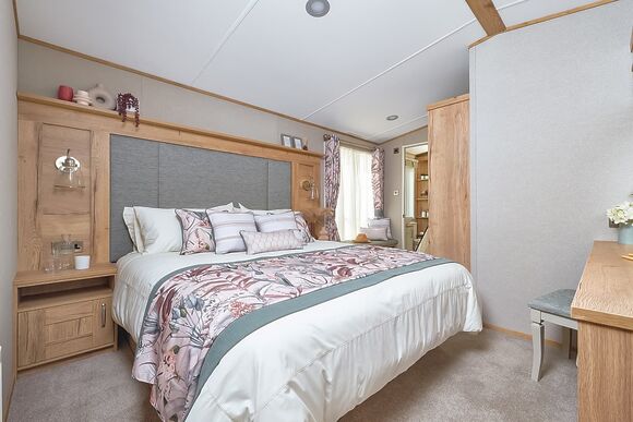 Signature 2 Bedroom with Hot Tub - Tregoad Holiday Park, Looe