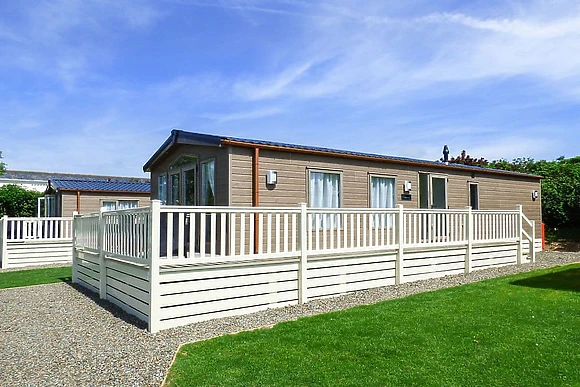 Superior 3 Bedroom with Hot Tub, Tregoad Lodge 2, Superior 3 Bedroom with Hot Tub (Dog Friendly) 