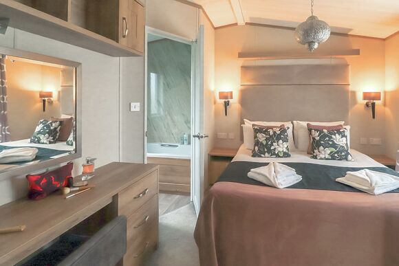 Signature 3 Bedroom With Hot Tub Dog Friendly  - Tregoad Holiday Park, Looe