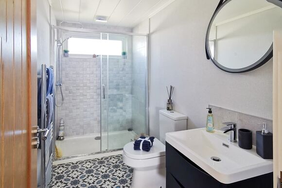 Luxury Lodge 2 Bedroom Dog Friendly - Tregoad Holiday Park, Looe